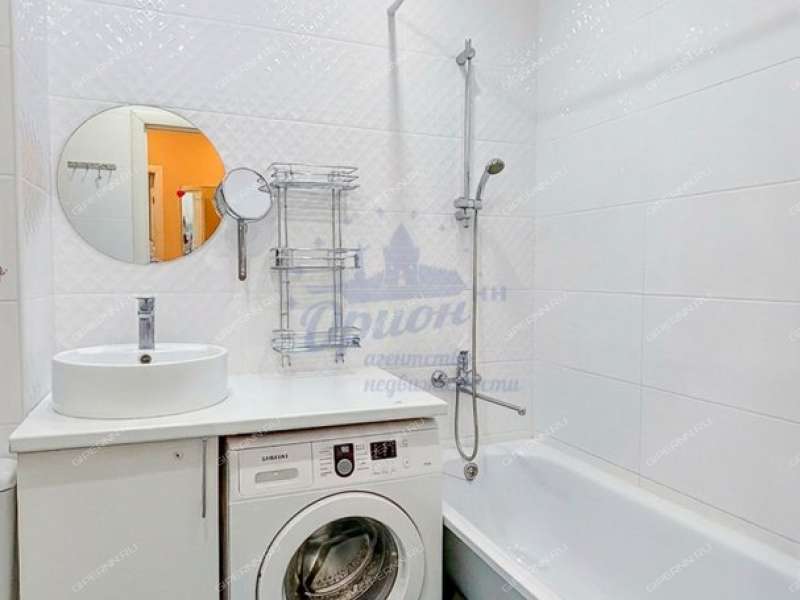 однокомнатная квартира на улице Июльских Дней дом 1, к2