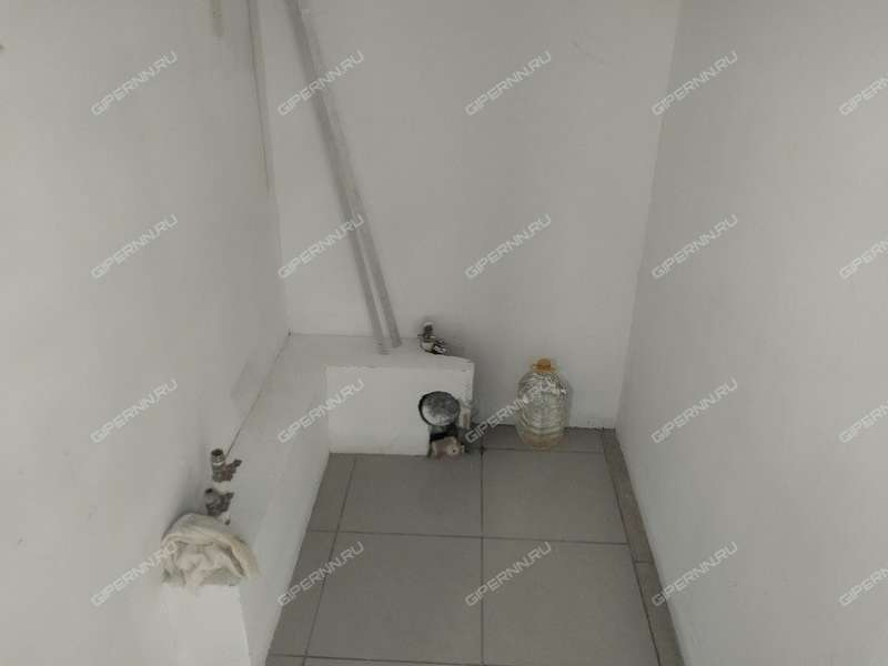 помещение под торговую площадь на Родионова ул, д. 165к13