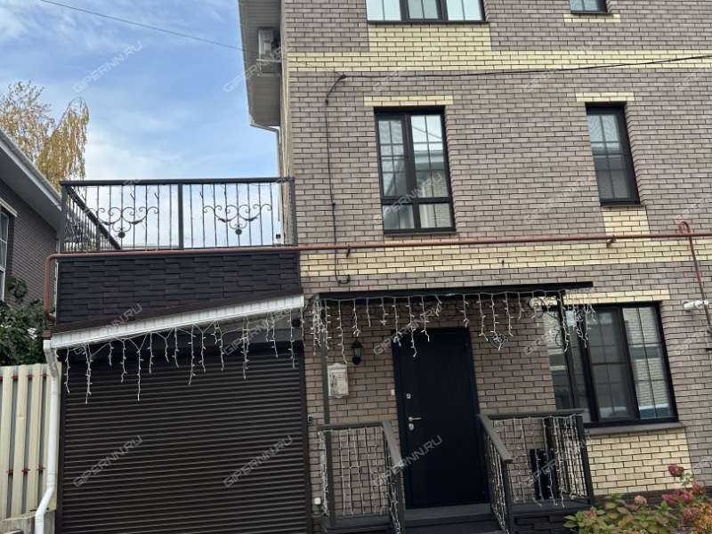 дом в деревне Новая