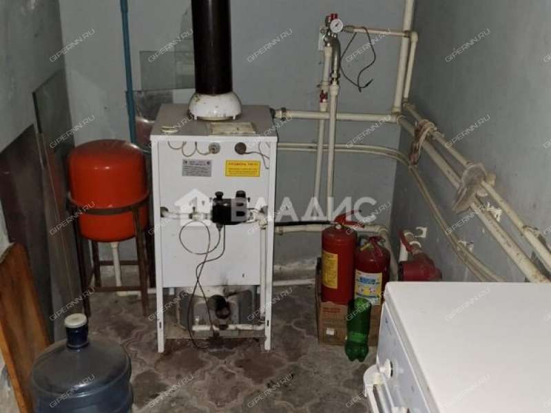 здание под торговую площадь на Гужевой улице