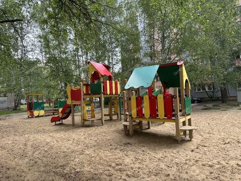 3-komnatnaya-ul-strokina-d-14 фото