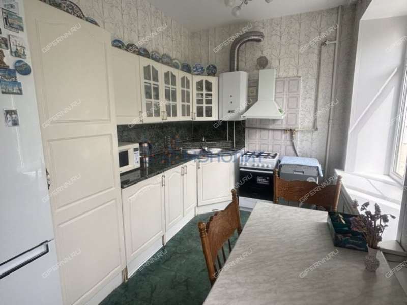 трёхкомнатная квартира на проспекте Гагарина дом 38